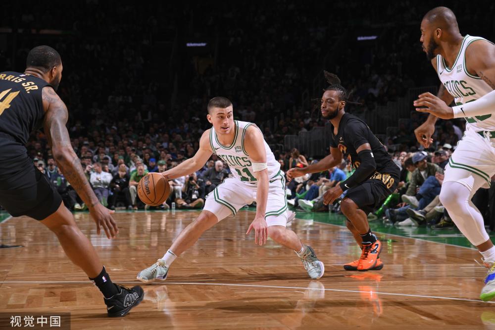 东球迷措手 东球迷措手